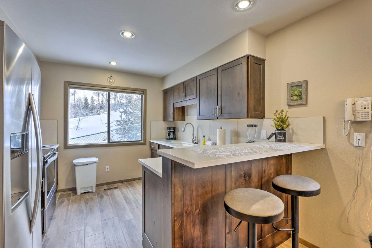 Holiday home Sleek Townhome With Views 8 Mi To Copper Mtn