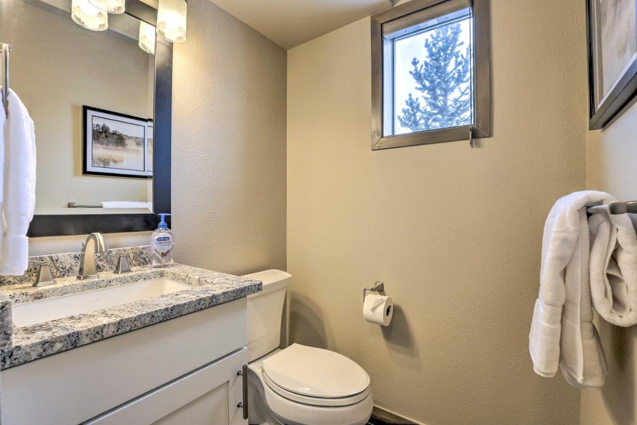 Holiday home Sleek Townhome With Views 8 Mi To Copper Mtn *
